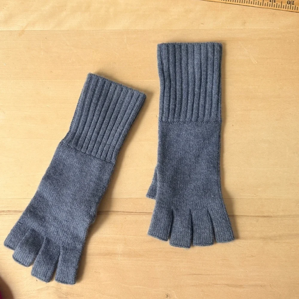 Marc Jacobs Blue cashmere fingerless Gloves